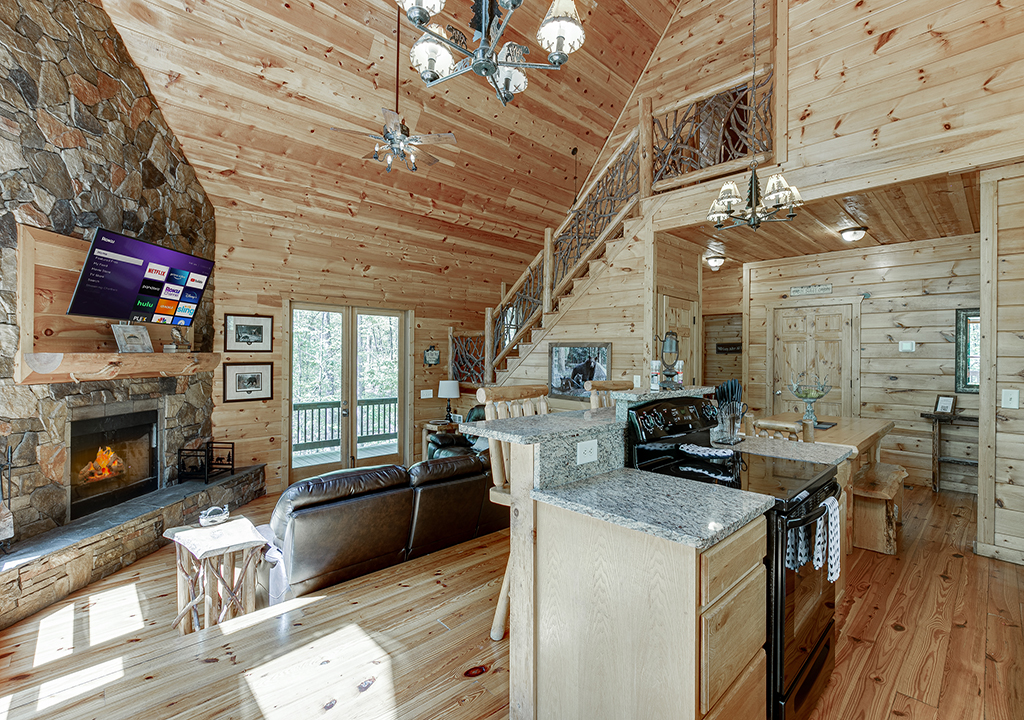 Hickory Wood Cabin living